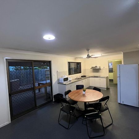 Tomato Backpackers Bundaberg Exterior foto